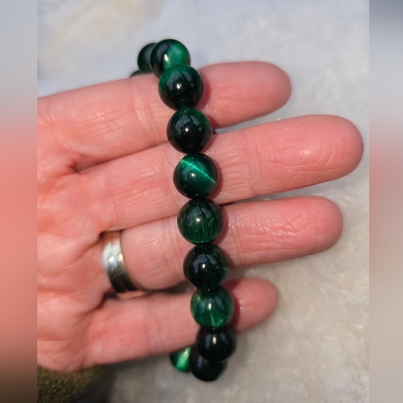 10mm Green Tiger Eye Bracelet - Picture 5 of 10